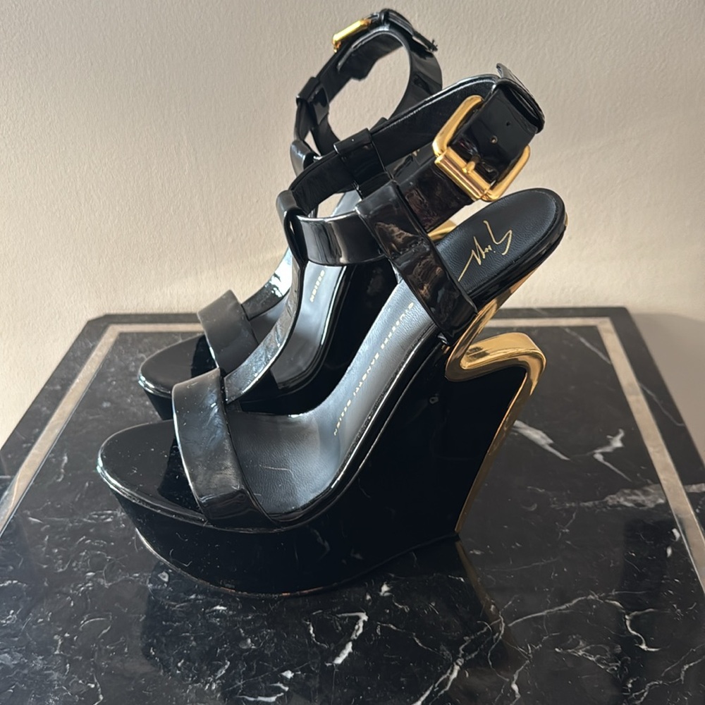 Giuseppe Zanotti RARE Jee signature wedge sandals euro 40 excellent condition